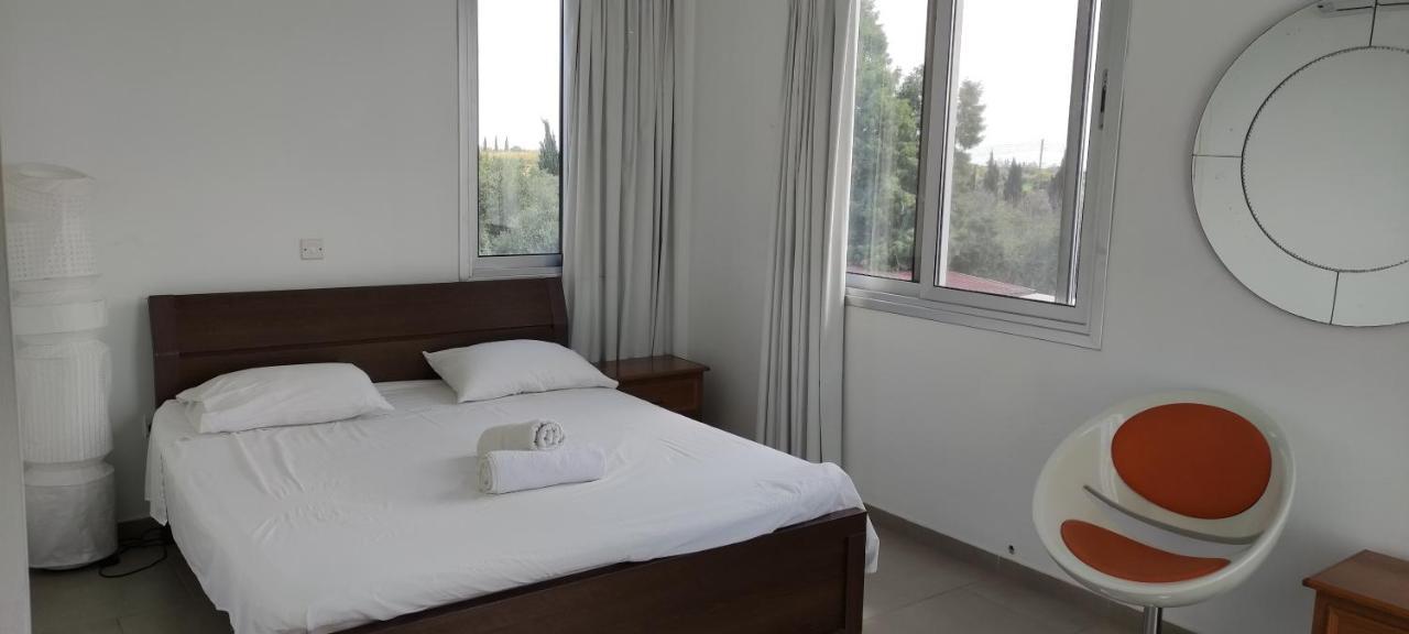 Kiti Village Villa, Cyprus, Salt-Water Pool, 6 Bedrooms, Larnaca エクステリア 写真