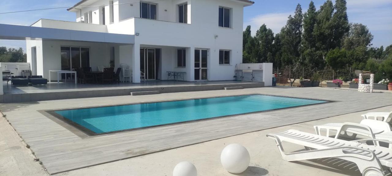 Kiti Village Villa, Cyprus, Salt-Water Pool, 6 Bedrooms, Larnaca エクステリア 写真