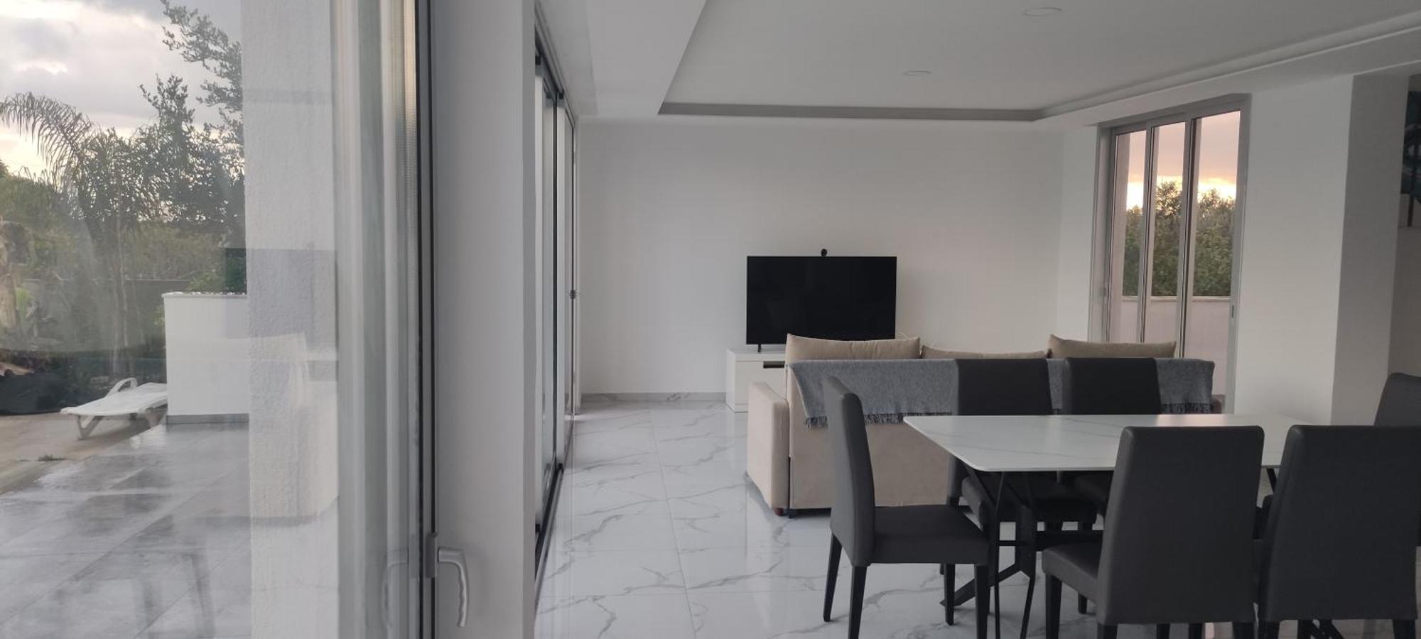 Kiti Village Villa, Cyprus, Salt-Water Pool, 6 Bedrooms, Larnaca エクステリア 写真